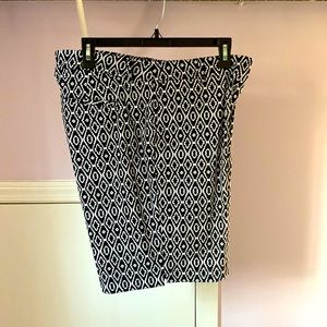 black/white SPANX shorts. Worn less than 4 times. Basically new!